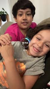 Beatrice Leyva's Instagram, Twitter & Facebook