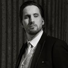 Me and my mate ran into 2 women the other day and caught us off guard... I  started walking back slowly and cautiously... She yelled out "you look so  scared" I was