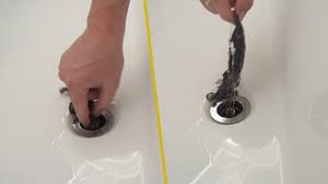 Dann erfahren sie hier alles über die besten tricks und hausmittel, die ursachen für einen verstopften badewannenabfluss und vorbeugende maßnahmen! Verstopftes Waschbecken 5 Methoden Den Abfluss Zu Reinigen Ratgeber Diybook De