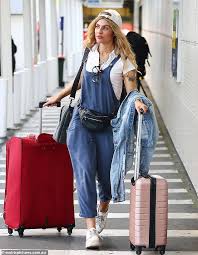 Search all headlines (in all languages). Married At First Sight 2021 Bride And Musician Booka Nile In Sydney Aktuelle Boulevard Nachrichten Und Fotogalerien Zu Stars Sternchen