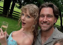 Travis and Taylor Wedding Cousins