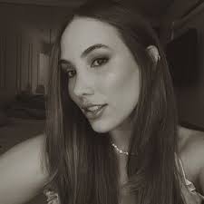 Clara Freitas (@clarafreitas__)