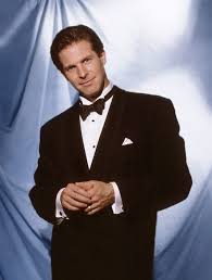 Baritone to sing songs of stage and screen