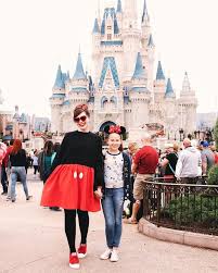 What People Wear To Disney Parks Around The World Disney World Outfits Disney Outfits Women Disney Bound Outfits
