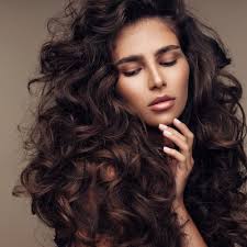 Découvrez avec nous les meilleures plantes naturelles pour colorer votre chevelure au naturel. Top 5 Des Meilleures Colorations Cheveux