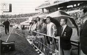 Historial de argentina contra las demás selecciones en los mundiales de fútbol. Eduardo Bolanos On Twitter Argentina Vs Espana 1974 Menotti Observa Desde El Banco Instantes Despues Comenzara El Partido Y Su Ciclo En La Seleccion Https T Co Mwso9lwml2