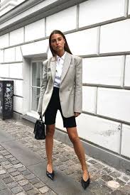 Radlerhosen Trend So Stylen Wir Die Radlerhose Jetzt Modetrends Mode Radlerhose