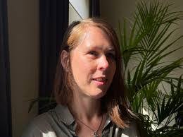 Linda Klaassen's Instagram, Twitter & Facebook