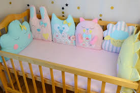 как украсить комнату на выписку из роддома своими руками Bortiki V Krovatku Na 4 Storony Decoracao Bebe Decoracao Almofadas