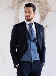 La nostra collezione di partecipazioni di matrimonio eleganti è fatta di ottime carte, nastri in satin e decorazioni personalizzabili secondo il tuo gusto. Cravatta Matrimonio Scegliere Modelli E Colori Giusti Musani Couture