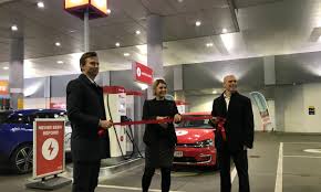 Bensinstasjon — andenne, namur, vallonia, belgia, funnet 5 selskaper. Forste Bensinstasjon Ut Byttet Ut Drivstoffpumper Med Hurtigladere Norsk Elbilforening