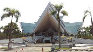 Istana budaya is the eminent venue for all forms of theatre, including operetta, classical concert, musical theater and opera, in malaysia. Istana Budaya Picture Of Istana Budaya Kuala Lumpur Tripadvisor