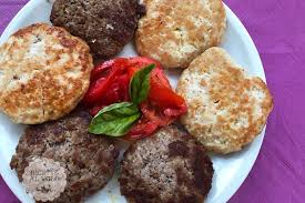 Filetto di vitello o scamone 400 g. Hamburger Di Pollo E Di Manzo Fatti In Casa Ricette Al Volo