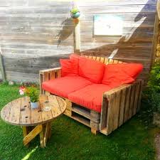 Wooden spool safe is a stylish and handy holder for your threads which can hold an incredible 72 details. 20 Pallet Ideas You Need To Do Diy Now Easy Pallet Ideas