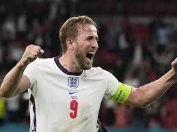 Harry edward kane mbe is an english professional footballer who plays as a striker for premier league club tottenham hotspur and captains th. Em Torjager Englands Harry Kane Darf Auf Die Krone Hoffen Waz De