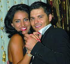 Cei doi au avut o relație la începuturile carierei adelinei, fiind primul partener din lumea mondenă al acesteia. La 6 Ani De La DivorÅ£ Liviu Varciu A RÄƒbufnit De Ce S A DespÄƒrÅ£it De Adelina PestriÅ£u