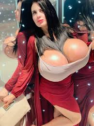 Foxy Menagerie Verre and her giant balloons – The Boobs Blog 👀