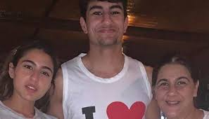 He ascended the throne of tonk following the deposition of his father by the british, who was charged guilty of mass murder. Sara Ali Khan And Brother Ibrahim Ali Khan S Tiktok Video With Mommy Amrita Singh Goes Viral Watch People News Zee News