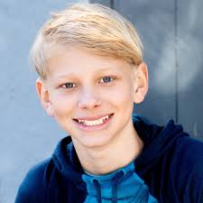 Sidney Ragland, tenor Sidney Ragland is an accomplished tenor and native  Californian praised for his “exquisite voice” and “precisely textured, warm  and rich vibrato” (Medium, 2023). He recently appeared as Bastien in