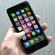 Still, it's incredibly useful at keeping things organized. Life Hack How To Best Arrange Your Iphone Apps One Icon At A Time Apps The Guardian