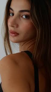 Danielle Abou's Instagram, Twitter & Facebook