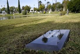 Maybe you would like to learn more about one of these? Burt Reynolds Remains Find Home At Hollywood Cemetery