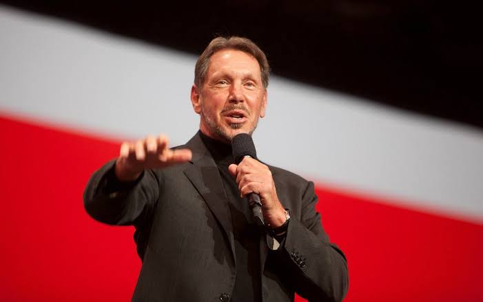 Larry Ellison avança com garantia pessoal de 40,4 mil milhões para  financiar aquisição da Warner Bros pela Paramount