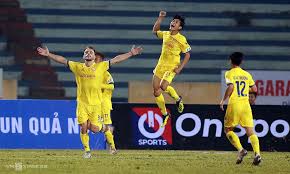 Vietnam suspended its domestic football leagues sunday until further notice following news of the first locally transmitted case of coronavirus in nearly 100 days. Vietnam Football Club Fire Sierra American Striker For His Indiscipline Vnexpress International