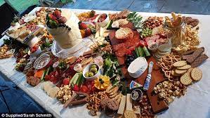 They share their tips to creating the perfect party platter. Savvy Woman 24 Reveals How She Created An Incredible Grazing Platter For Just 80 Express Digest