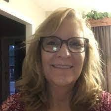 Estees Grissom's Instagram, Twitter & Facebook