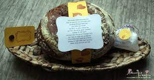 Ein brauch sagt, dass man zum einzug der familie ein geschenk bereitet. Zum Einzug Brot Und Salz Brot Und Salz Geschenke Geschenkideen