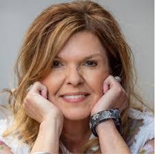 Mariah Hopper's Instagram, Twitter & Facebook