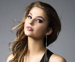 Stefanie Scott Biography