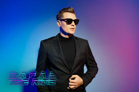 Rafał brzozowski (born 8 june 1981) is an polish singer.his career started through participation in the first season of the voice of poland in 2011. Mbyfofdfmpzpdm