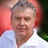 80+ profilů „Michael“