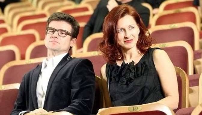 Aktrise Zane Daudziņa joprojām glabā savas bērnības cimdiņus, porcelāna  tasīti un pirmās vēstules | tv3.lv