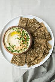 Houmous De Topinambour Et Craquelins Au Zaatar Comment Bien Utiliser Le Zaatar En Cuisine Elle A Table Topinambour Recette Recettes De Cuisine Tartinade