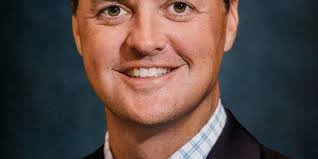 Scott Chisholm's Instagram, Twitter & Facebook