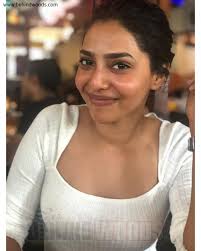 Aishwarya Lekshmi Aka Aishwarya Lakshmi Photos Stills Images #mayanadhi #malayalam #movie #malayalamcinema #aishwaryalekshmi #actor #aishu #varathan #photography #blackandwhite… aishwarya lakshmi photos stills images