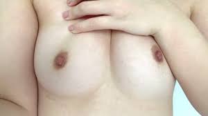 自撮り撮影】現役女子大生のおっぱい♡ - Pornhub.com