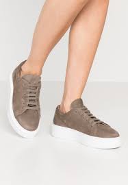 Copenhagen schuhe für damen online kaufen ★ suchst du trendige ankle boots, lässige sneakers oder verführerische high heels? Copenhagen Cph407 Sneaker Low Taupe Zalando De