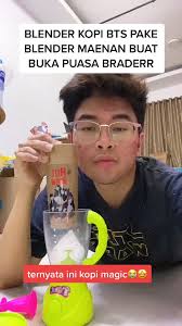 Cara Membuat Dalgona Coffee dengan Blender Mainan