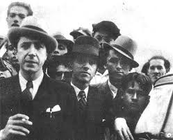 Ver Pelicula Completa El Amor Perjudica Seriamente La Salud Chorra By Carlos Gardel With Guitars By Aguilar Barbieri Ricardo 1928 Tango Sound Of Music Music Songs