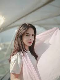 Stefhanie zamora husen atau akrab dengan nama panggung steffi zamora, beberapa waktu lalu tampak memposting potret dirinya yang mengenakan hijab. Sempat Diselingkuhi Steffi Zamora Curhat Di Single Perdana News Entertainment Fimela Com