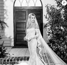 They first met in 2011 as young kids, ran in the same circle of friends, and have been on and off romantically for years. Mariage De Hailey Et Justin Bieber Premieres Photos Longue Robe Somptueuse Purepeople