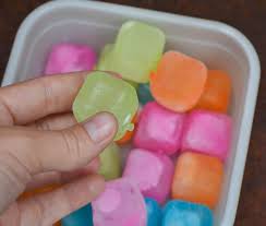 You can also even get bamboo recyclable ice cubes, and they all contain different chilling times, plus temperature holding abilities. The 13 Best Reusable Ice Cubes 2021