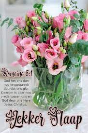 Pin By Martin Thompson On Afrikaans Flower Arrangements Flower Vases Beautiful Flower Arrangements