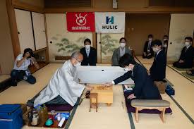 2021年6月6日 第92期ヒューリック杯棋聖戦 五番勝負第1局 藤井聡太棋聖 対 渡辺明名人. è—¤äº•ä¸ƒæ®µ åˆã®ã‚¿ã‚¤ãƒˆãƒ«æˆ¦ã§ã‚¹ãƒ¼ãƒ„å§¿ æ£‹è–æˆ¦ç¬¬1å±€ ã‚¹ãƒãƒ‹ãƒ Sponichi Annex èŠ¸èƒ½
