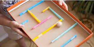 Los niños se divierten jugando los diferentes juegos. Nivel Inicial Un Juego Para Construir Y Seguir Reutilizando Instituto Maria Auxiliadora De Almagro