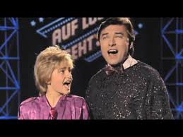 Charlotte ella gott (2), james last (5), darinka (11) guest cd2: Cover Versions Of Fang Das Licht By Karel Gott Und Darinka Secondhandsongs